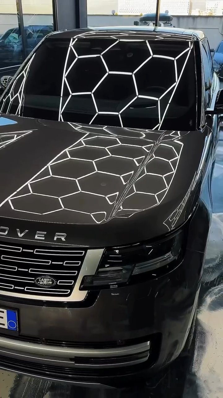 Range Rover - Premium Polishing & Decontamination