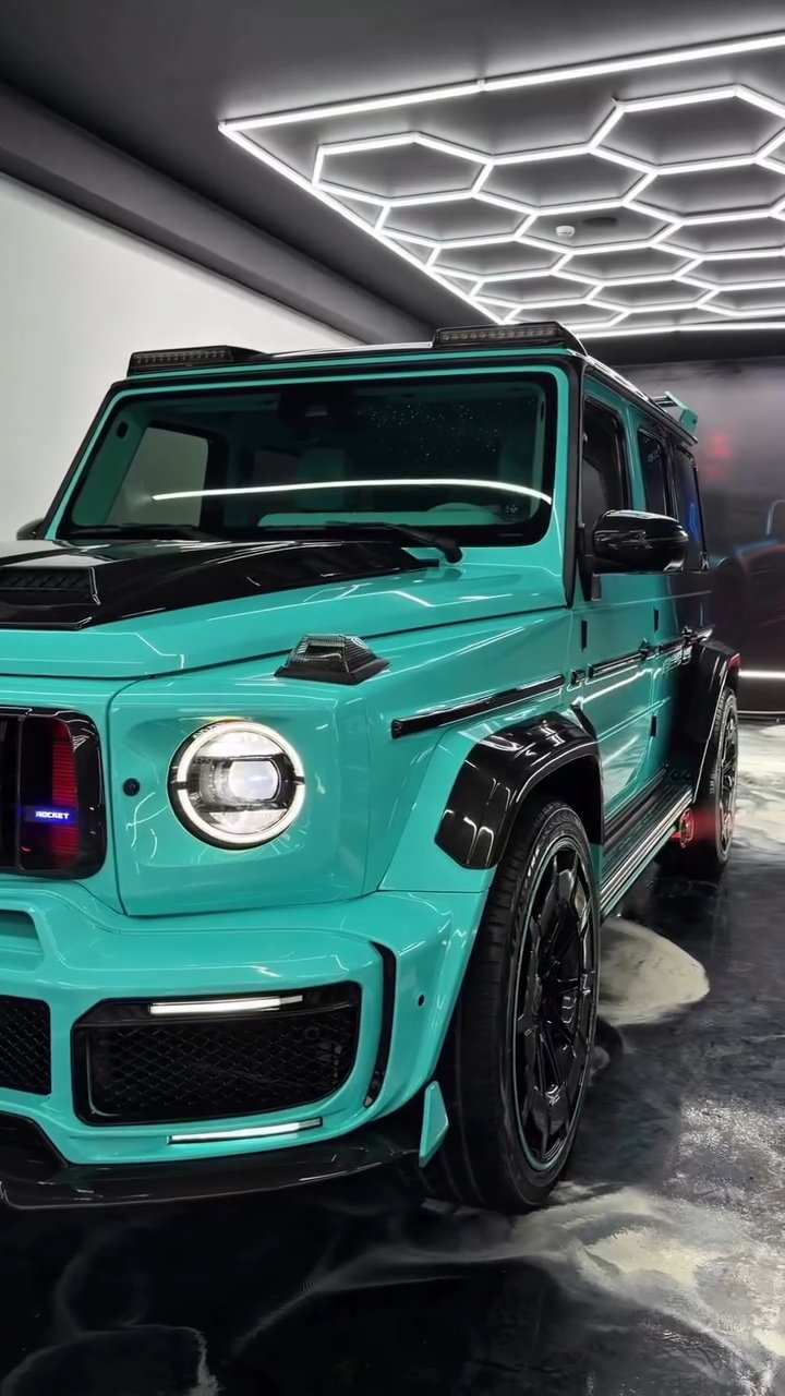 G Class Brabus - Premium Engine Wash