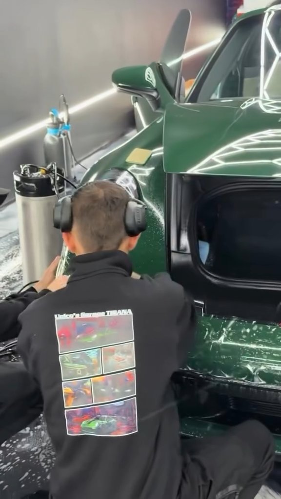 Porsche - Perfect Surface Finish