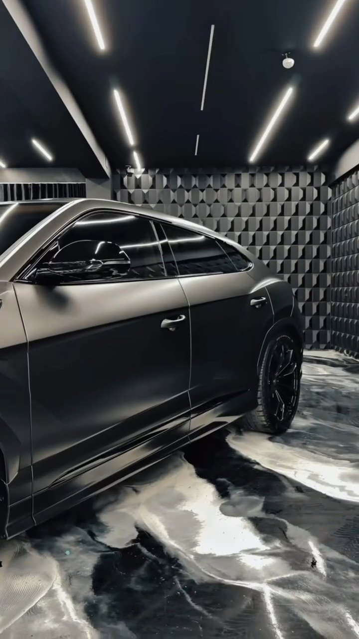 Lamborghini - Aggressive Style